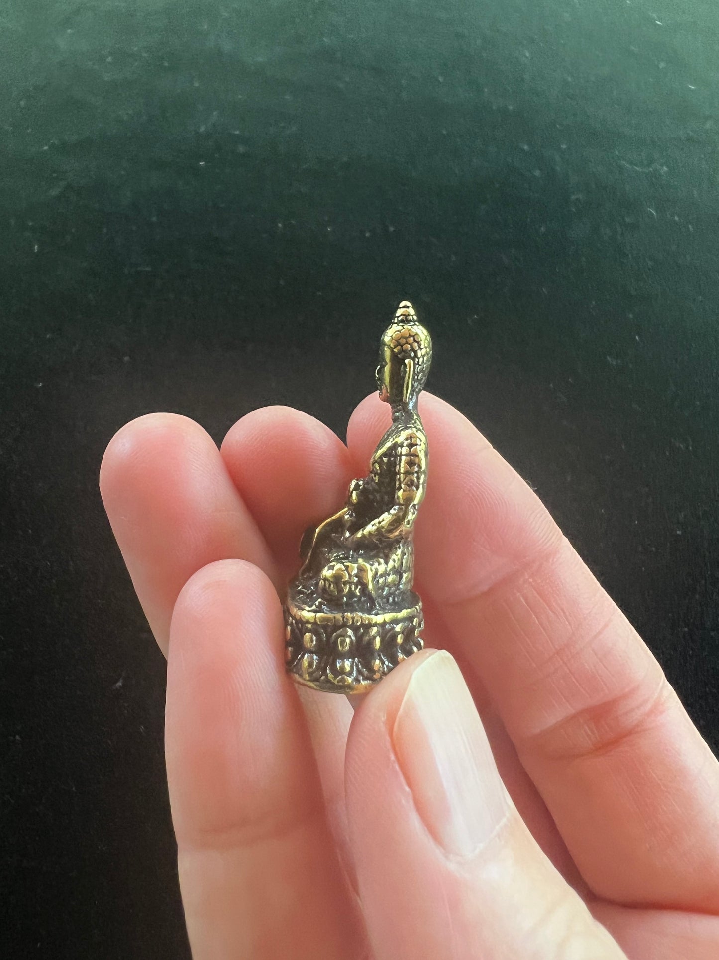 Petite statue de Bouddha de médecine | Fait à la main | 1,75 pouces sur 1 pouces